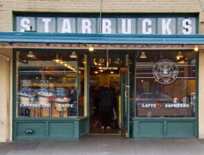 Τα Starbucks δεν ήταν ποτέ για τον καφέ. &#8220;Καταλαμβάνουν δημόσιο χώρο και τον ελέγχουν.&#8221;