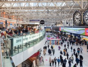 Πως οι σταθμοί τρένων κάλυψαν το κενό στο travel retail
