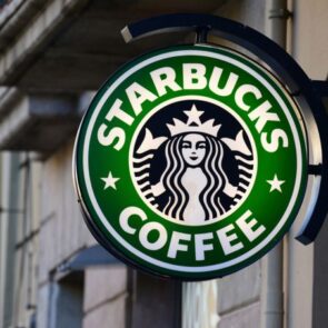 Να πως νιώθουν οι Ιταλοί για το πρώτο καφέ Starbucks που θα ανοίξει στη χώρα τους   