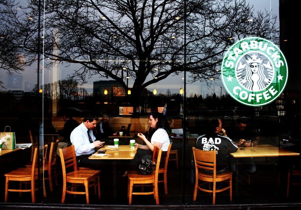 Τα Starbucks έχουν να κάνουν λίγη εσωτερική αναζήτηση