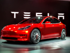 Τι είναι αυτό που κάνει περιζήτητη την Tesla στην Ελλάδα