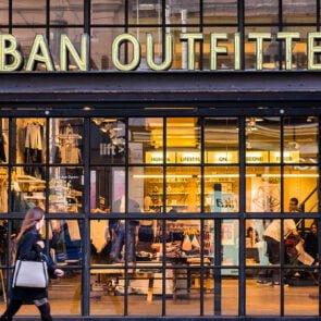 Urban Outfitters κάθε ένα μοναδικό