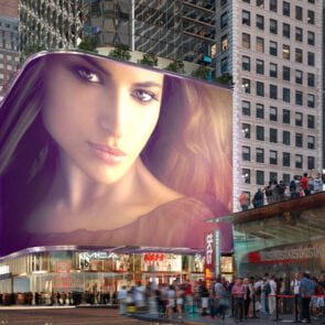 Το νέο υπερθέαμα της Times Square: 46 ιστορίες &#8220;μαξιμαλιστικού&#8217; εμπορίου