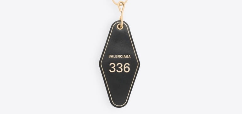Balenciaga και το κλειδί των $250 που δεν οδηγεί πουθενά σε έναν ιδιαίτερο κόσμο Retail