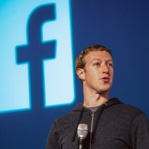 Ο Mark Zuckerberg εγκαινιάζει μια νέα εποχή τεχνολογίας