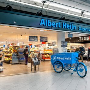 Η Albert Heijn ξεκινά &#8220;πειραματική&#8221; συνεργασία με την υπηρεσία παράδοσης γευμάτων