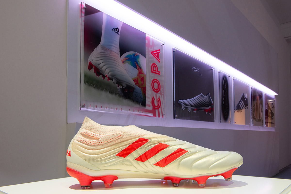 Η adidas παρουσιάζει το νέο της ποδοσφαιρικό παπούτσι βασισμένο σε μια ολόκληρη επιστήμη