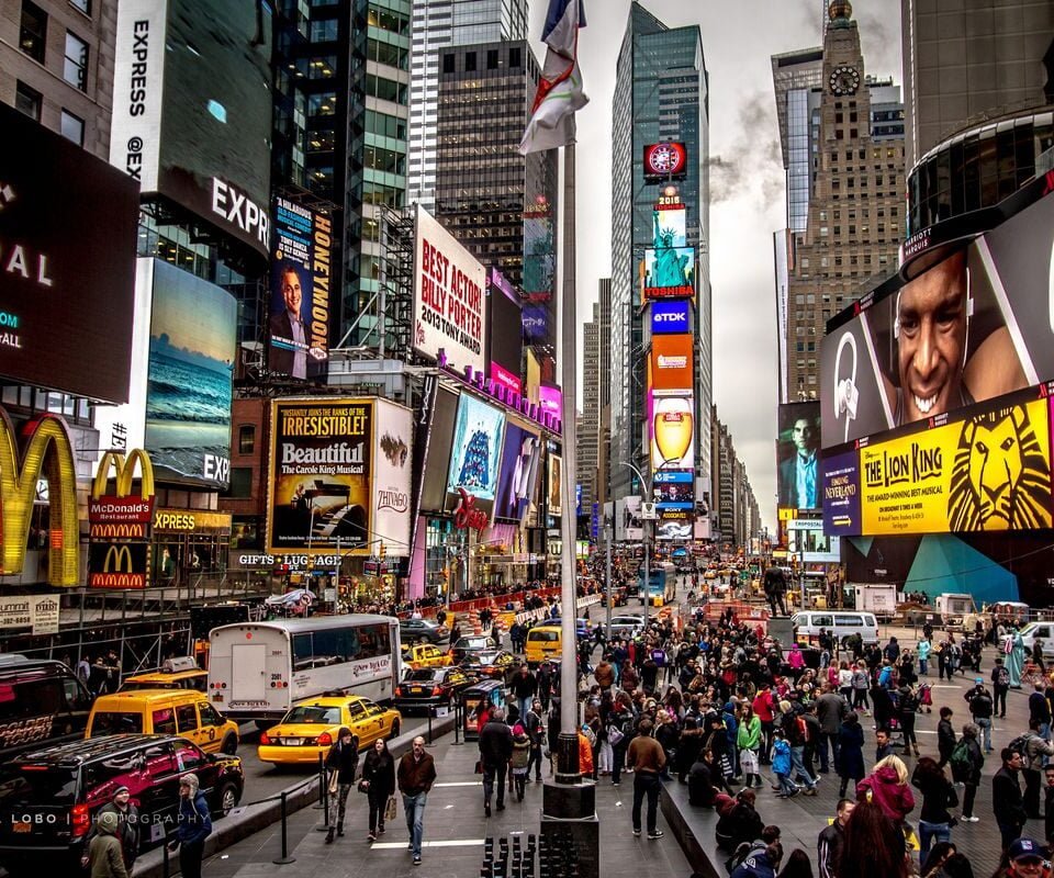 Τα καταστήματα της Νέας Υόρκης για τις τάσεις των Χριστουγέννων