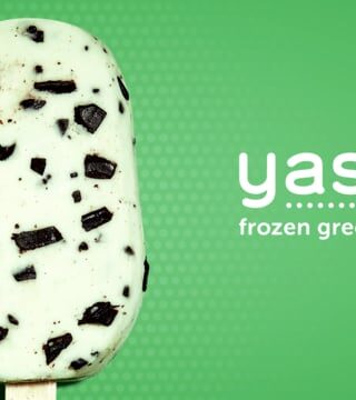 Δύο παιδικοί φίλοι δημιούργησαν ένα brand 100 εκατομμυρίων δολαρίων, τοποθετώντας παγωμένο ελληνικό γιαούρτι σε ξυλάκι