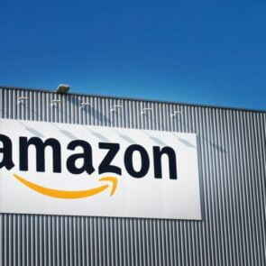 Η Amazon καταστρέφει εκατομμύρια απούλητα προϊόντα