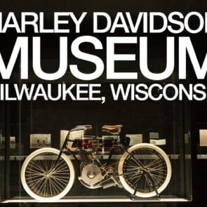 Μέσα στο Harley-Davidson Museum