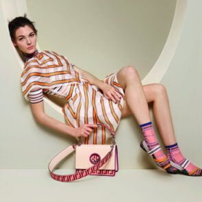 Πώς η Fendi ανανεώνει την εμβληματική της Baguette Bag