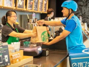 H Κίνα δείχνει το δρόμο για τα Starbucks στην Αμερική