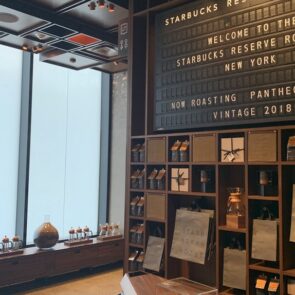 Πως τα Starbucks σκοπεύουν να επεκτείνουν τη στρατηγική των Reserve Roasteries