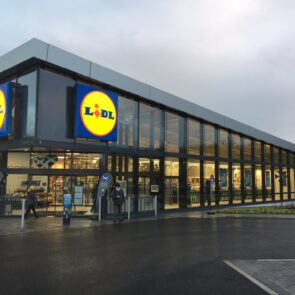 Πώς η Lidl έμαθε να έχει λιγότερο γερμανική ταυτότητα στο Ηνωμένο Βασίλειο