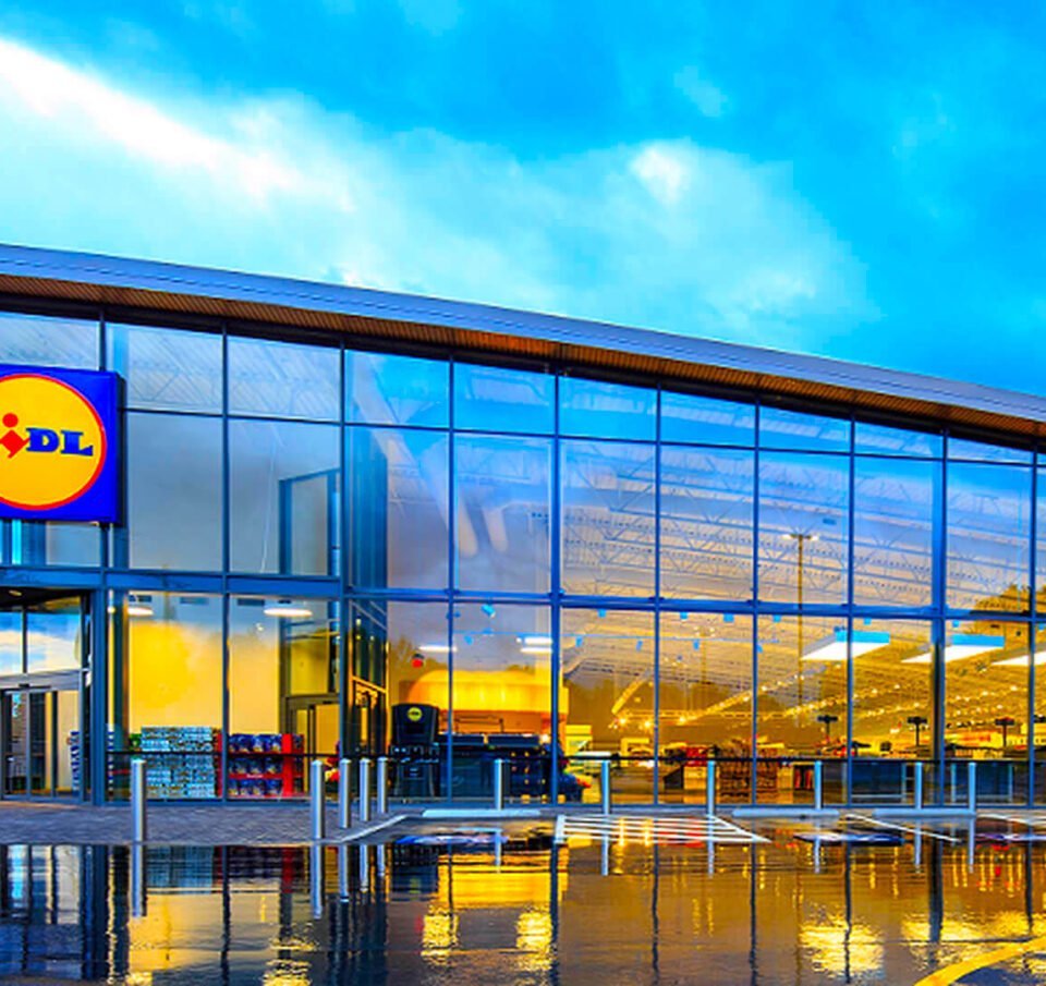Η Lidl πρωτοπορεί με υπηρεσία refill στα βρετανικά καταστήματά της