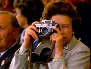Η εντυπωσιακή νέα διαφήμιση της Leica τιμά τους ήρωες του φωτορεπορτάζ