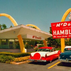 Πώς σχεδιάζει η McDonald&#8217;s να χρησιμοποιήσει τη μηχανική μάθηση για να εξατομικεύσει το Drive-Thru