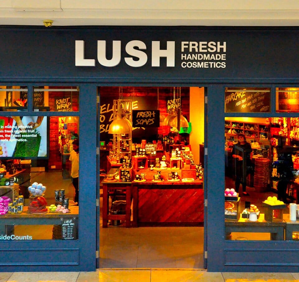 Η Lush αποστασιοποιείται από τις πλατφόρμες social media