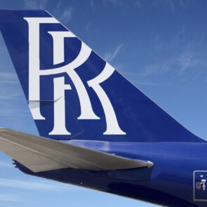 Η Rolls-Royce αναζητά κεφάλαια 2,5 δισ. λίρες