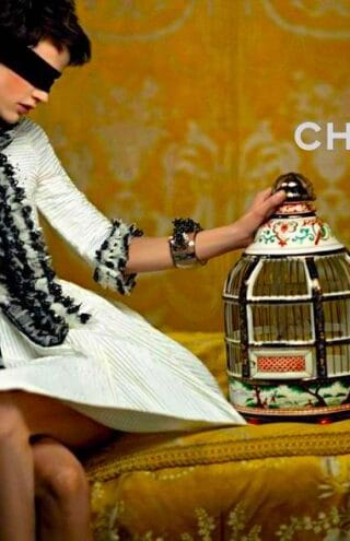 Γιατί η Chanel δεν επιλέγει να πωλήσει τα ρούχα της μέσα από το ηλεκτρονικό εμπόριο; 