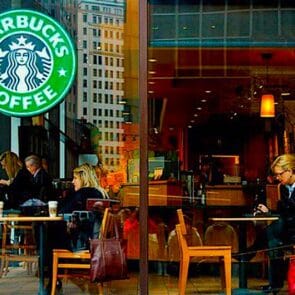 Τα Starbucks θέλουν να παραμείνουν κυρίαρχη μάρκα