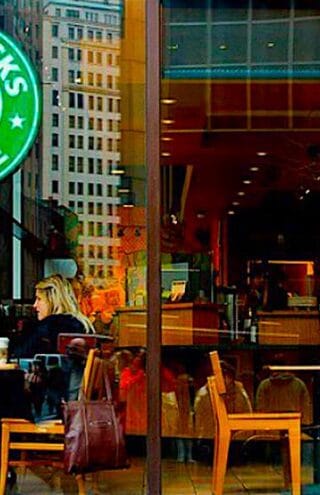Τα Starbucks θέλουν να παραμείνουν κυρίαρχη μάρκα