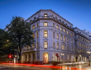 Zara: Η μητρική Inditex προετοιμάζεται να απολύσει 25.000 υπαλλήλους στην Ισπανία
