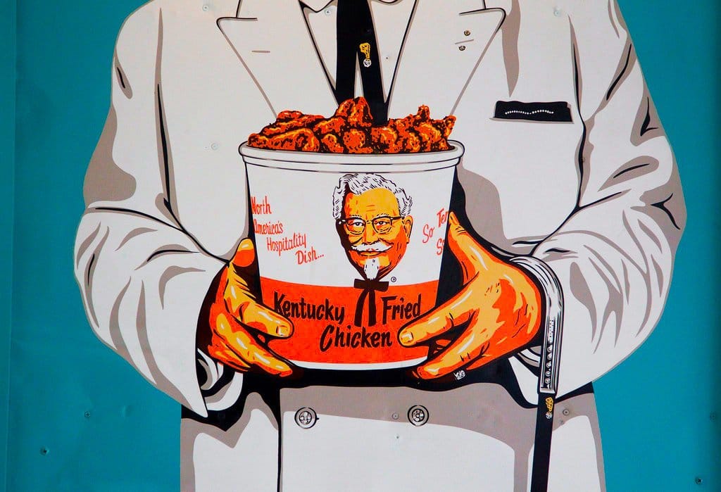 Η KFC επενδύει εκατομμύρια σε drive-thru