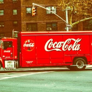 Η  Coca-Cola αφήνει τους καταναλωτές να πειραματιστούν με τις γεύσεις