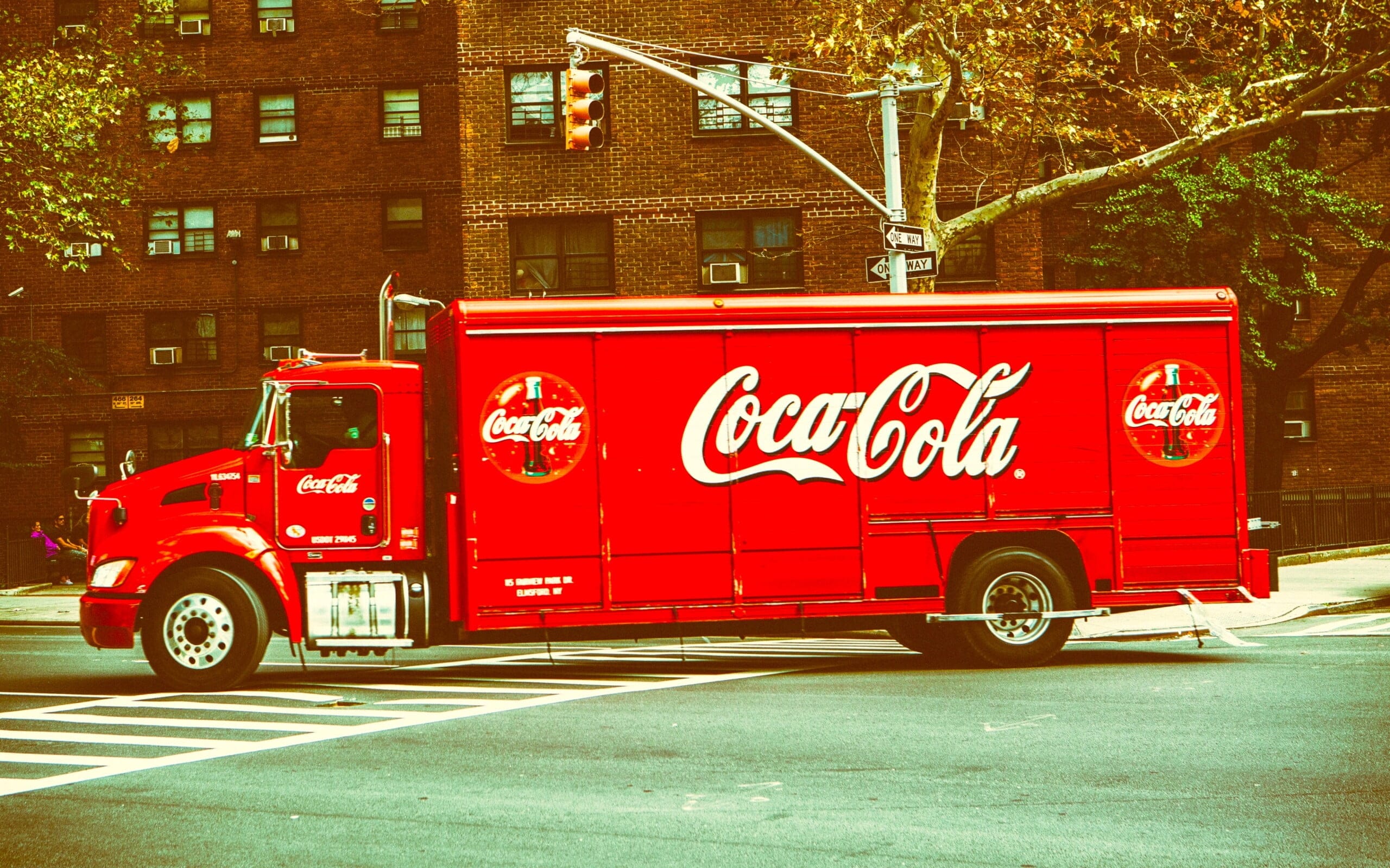 Πώς η Coca-Cola ξανάφερε ανάπτυξη στα ανθρακούχα αναψυκτικά της