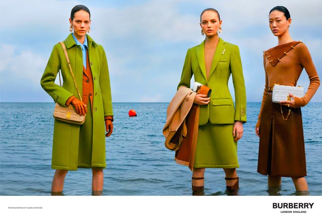 Η Burberry σε πιλοτική συνεργασία με την πλατφόρμα μεταπώλησης RealReal
