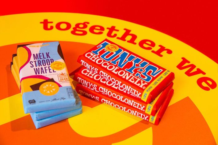 Tony&#8217;s Chocolonely φτιάχνει σοκολάτες που παραπέμπουν σε γνωστά brands για να σταματήσει η παιδική εργασία