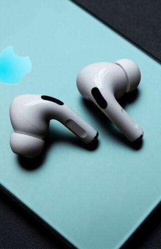 Η Apple παρουσιάζει τα νέα AirPods Pro