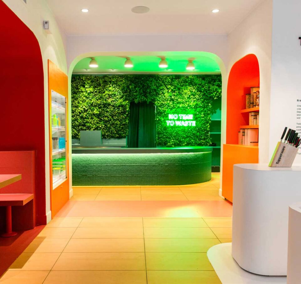 Η Tupperware ανοίγει pop-up κατάστημα στο SoHo