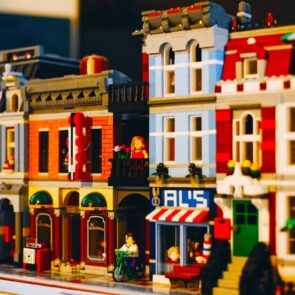Γιατί η LEGO επενδύει 1,3 δισ. ευρώ στη βιωσιμότητα