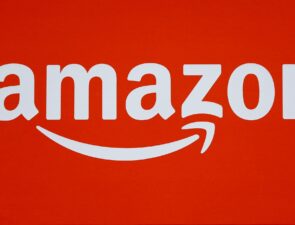 Το Amazon έχει αύξηση 400% στις πωλήσεις μάσκας προσώπου
