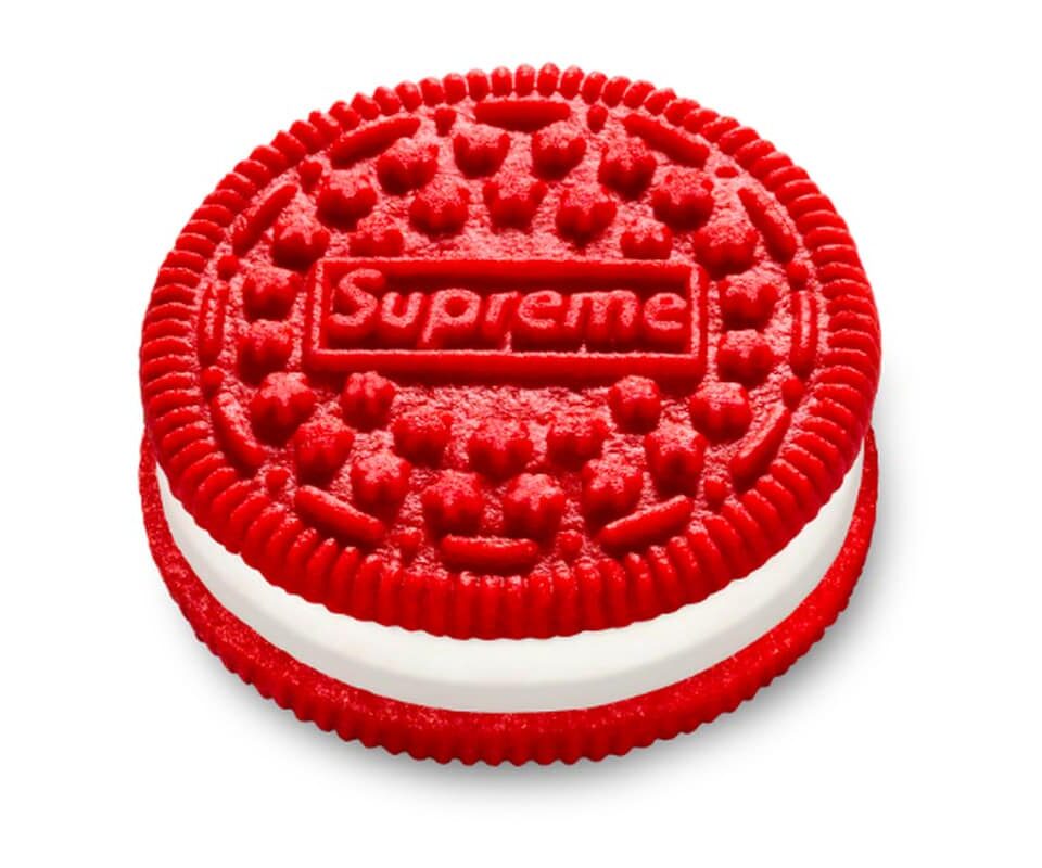 Το Supreme με το κόκκινο Oreo