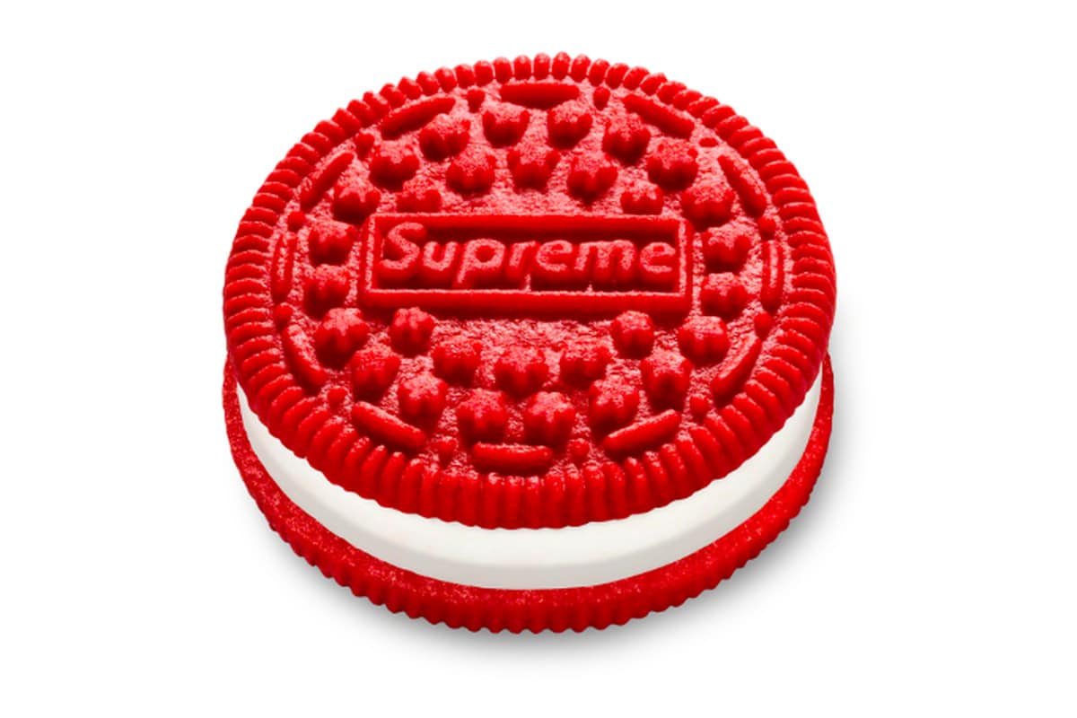 Το Supreme με το κόκκινο Oreo