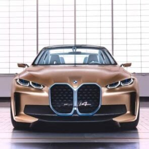 Η BMW και το νέο ηλεκτρικό της αυτοκίνητο που θα ανταγωνιστεί την Tesla