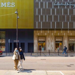 Τα πολυτελή brands  θα αντιμετωπίσουν τεράστιο πρόβλημα αποθεμάτων λόγω του κορονοιού