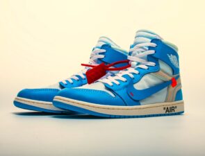 Η αγορά των sneakers αυξάνεται εκθετικά