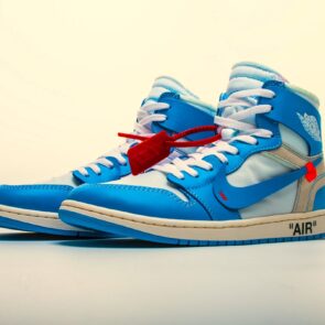 Η αγορά των sneakers αυξάνεται εκθετικά