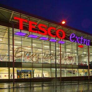 Μετά την Ασία η Tesco πραγματοποιεί έξοδο και από την Πολωνία