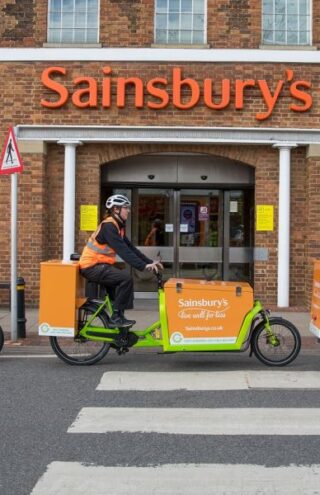 Το Sainsbury ανοίγει καταστήματα που παραδίδουν στους πιο ευάλωτους σε μια ώρα, αλλά παραμένουν κλειστά για το κοινό