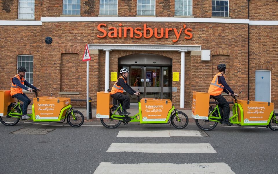 Το Sainsbury ανοίγει καταστήματα που παραδίδουν στους πιο ευάλωτους σε μια ώρα, αλλά παραμένουν κλειστά για το κοινό