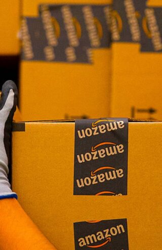 Το αυξημένο e-commerce πιθανά να οδηγήσει σε έλλειψη χαρτονιού που απειλεί τη διανομή τροφίμων και φαρμάκων