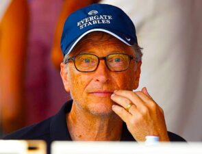 Ο Bill Gates υπολογίζει να βρεθεί το εμβόλιο για τον κορονοϊό από 9 μήνες εως 2 χρόνια