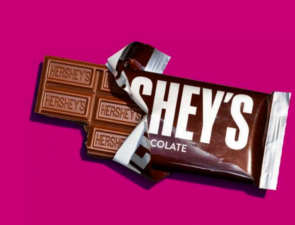 Η σοκολατοβιομηχανία Hershey ενίσχυσε τις πωλήσεις της ως αποτέλεσμα της παραμονής στο σπίτι