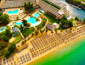 Στην ιδιοκτησία του Ιβάν Σαββίδη το Πόρτο Καρράς  στη Χαλκιδική